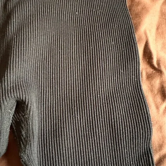 Pretty Little Thing Ribbed Leggings - Picture 2 of 4